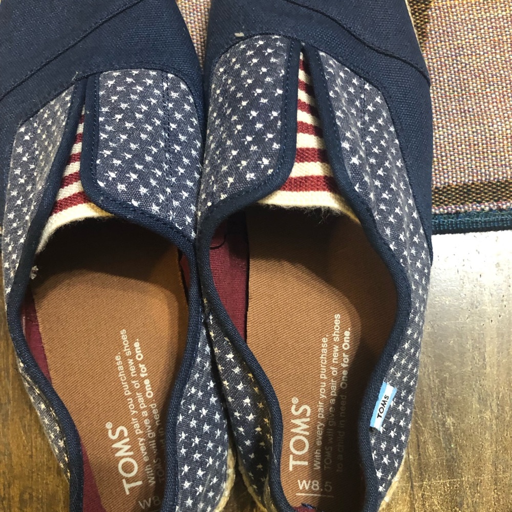 Toms - Picture 5 of 6